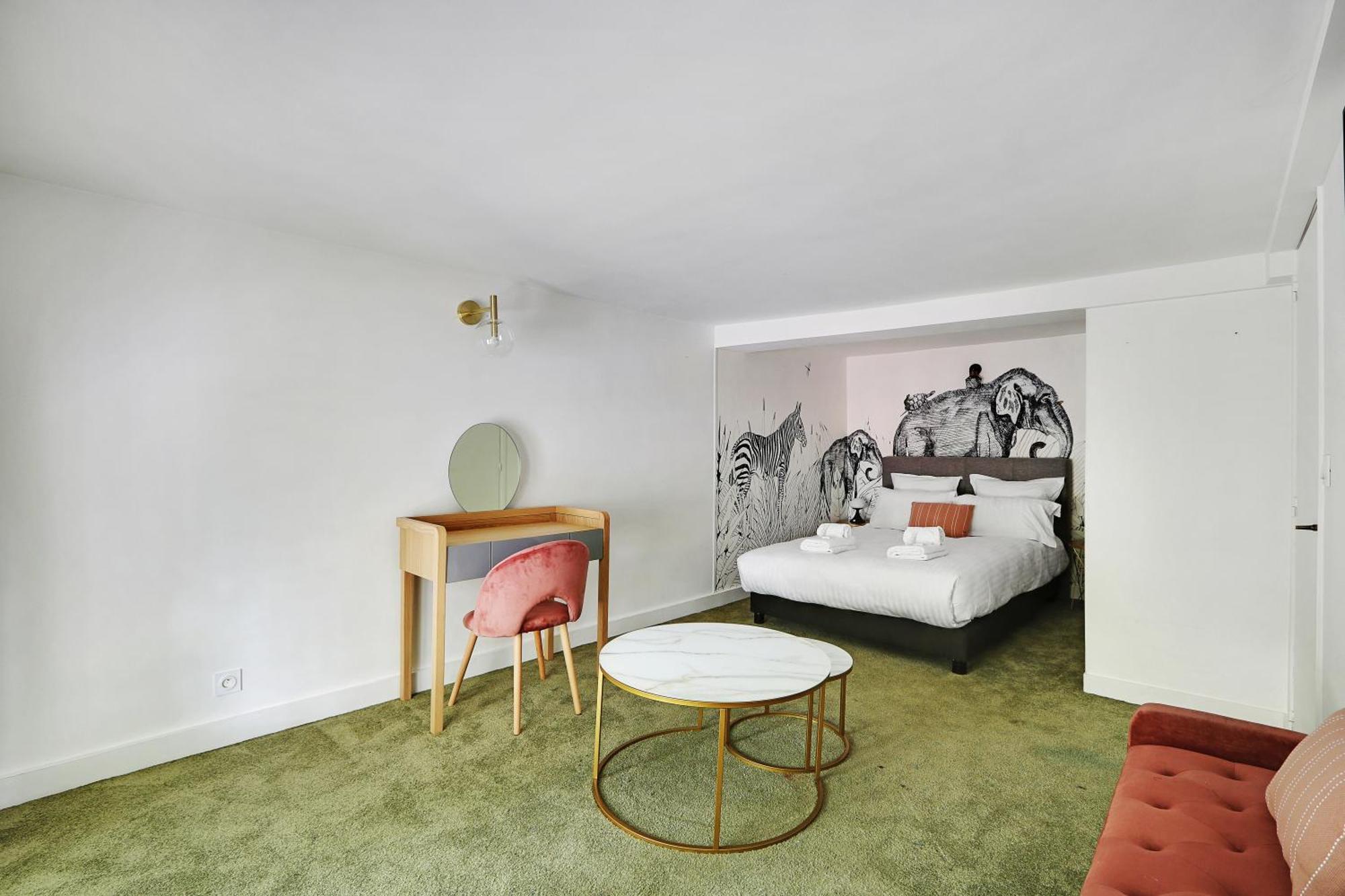 Pick A Flat's In Saint-germain - Rue Du Bac *